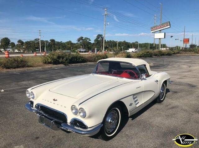 White/Red .Older Restored. Doug Nash 5 Spd. Hi Perf Motor. Pwr Windows. 2 tops 1961 Chevrolet Corvette