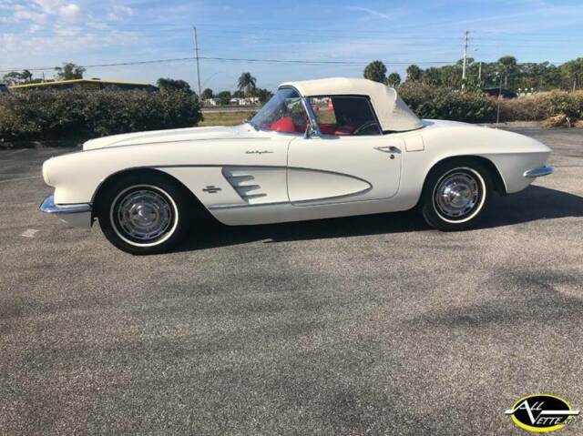 1961 Chevrolet Corvette - photo 10