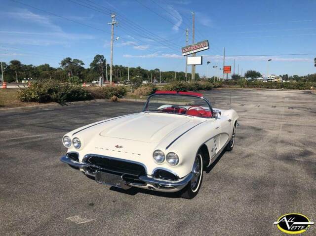 1961 Chevrolet Corvette - photo 2