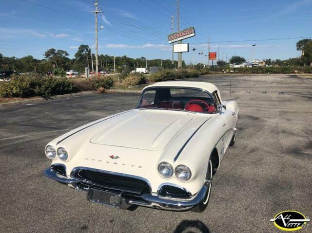 1961 Chevrolet Corvette - photo 3