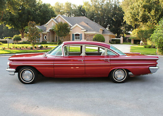 1960 Pontiac Catalina WIDETRACK SEDAN - 87K MI - photo 2