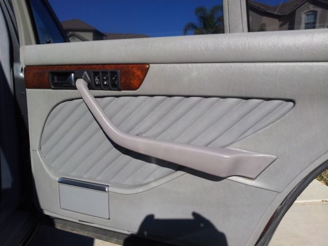 1990 Mercedes-Benz 500-Series 4 Door Sedan - photo 10
