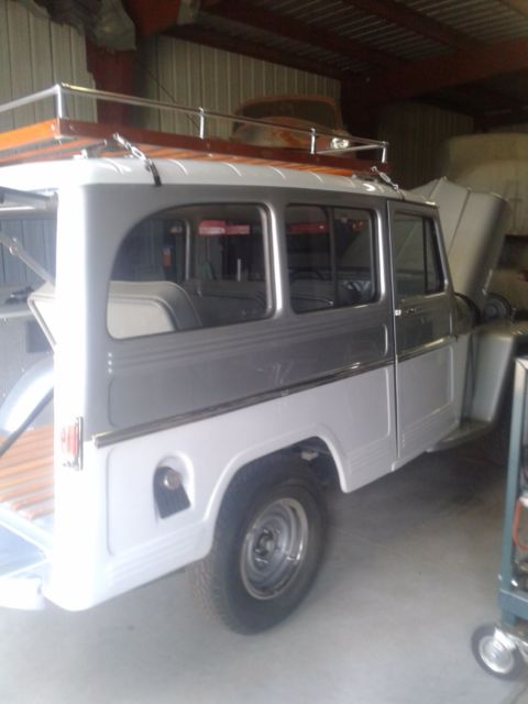 1959 Willys Wagoneer Delux - photo 6