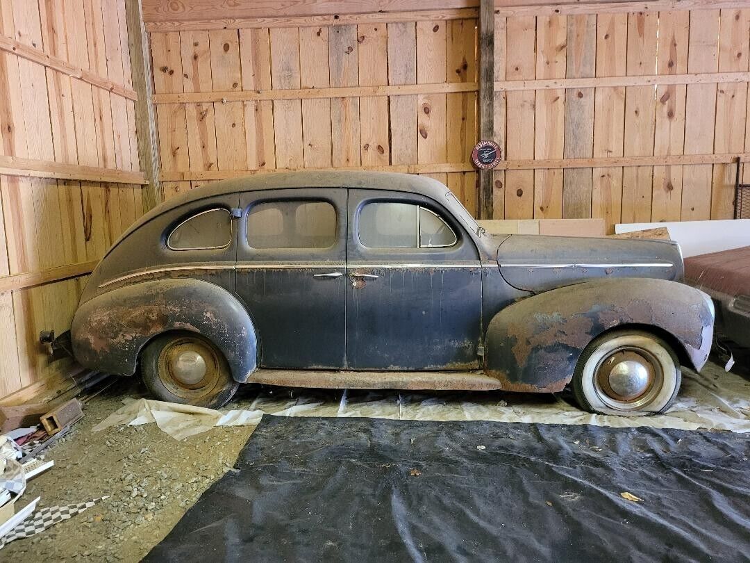 1940 Mercury Sedan - photo 2