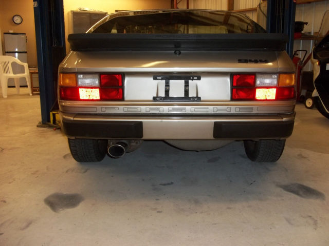 1984 Porsche 944 - photo 2