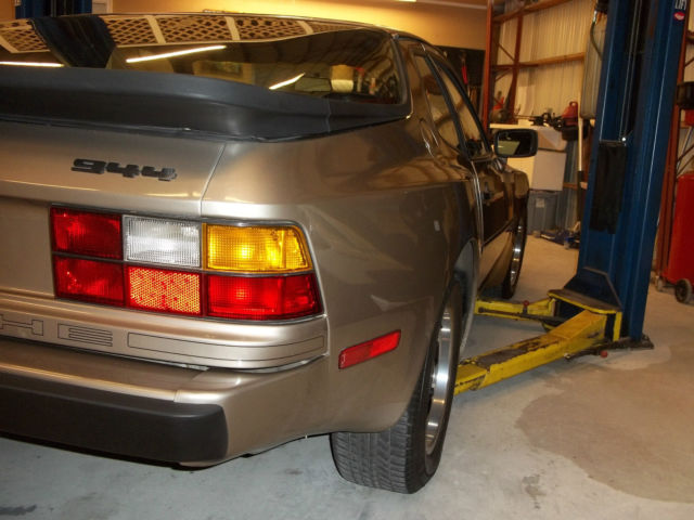 1984 Porsche 944 - photo 4