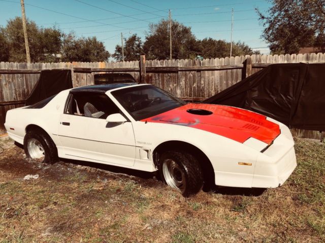 WOW! 1989 Pontiac 2 DR Fire bird GTA 1989 Pontiac Trans Am