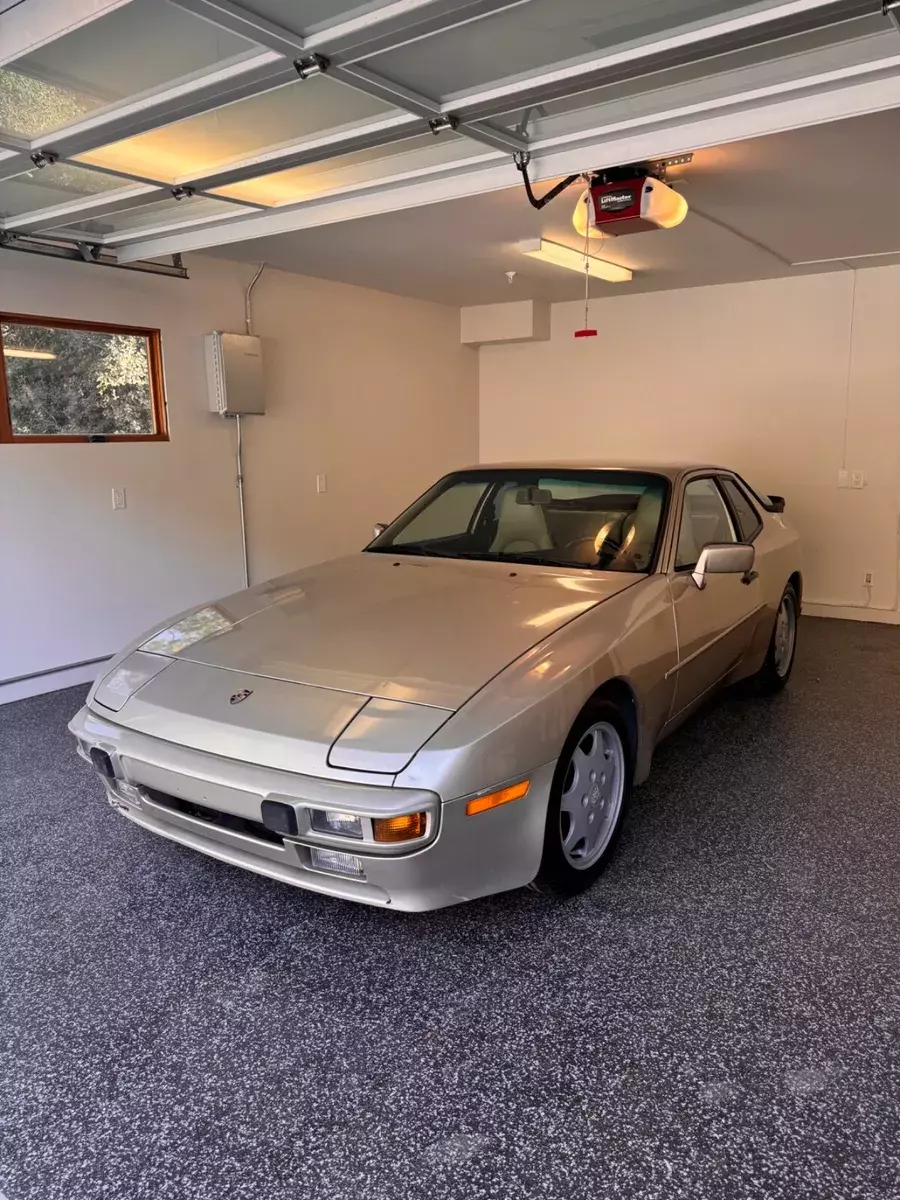1989 Porsche 944