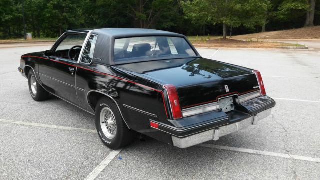 1988 Oldsmobile Cutlass Supreme Classic Coupe 2-Door - photo 8