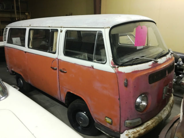 1972 Volkswagen Bus/Vanagon needs some - photo 2