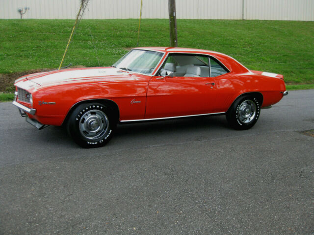 X77 Z/28 302 Factory Hugger Orange,Quality Restoration! Low RESERVE ,MUST SEE! 1969 Chevrolet Camaro Z/28