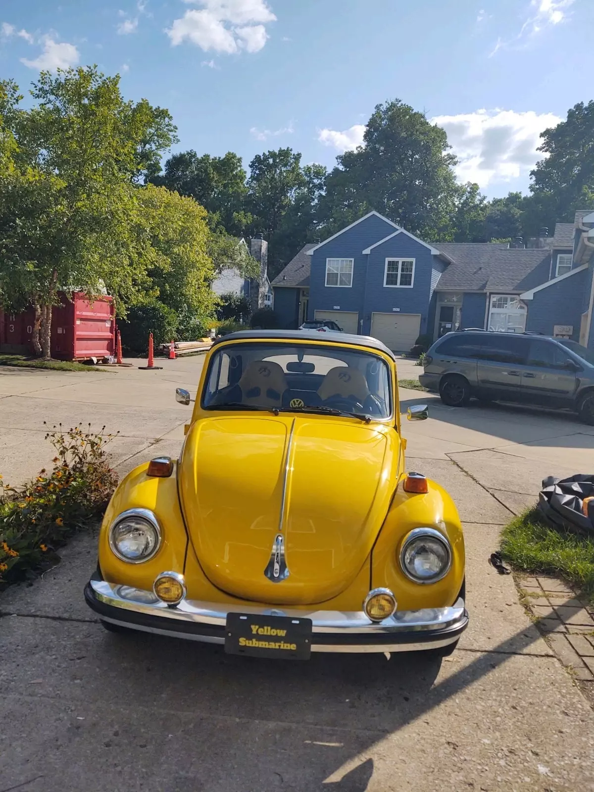 YELLOW SUBMARINE 1976 VW Karman Beetle Convertible 1976 Volkswagen Beetle - Classic
