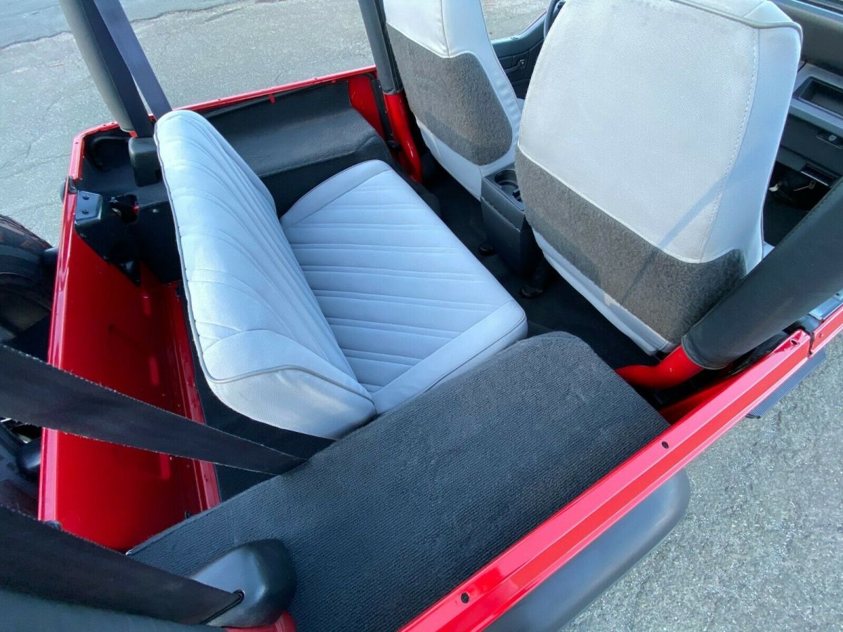 1993 Jeep Wrangler - photo 12
