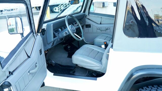 1990 Jeep Wrangler YJ - photo 11