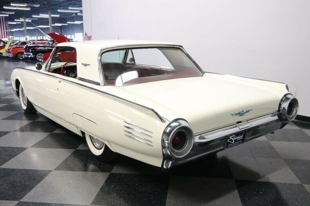 1961 Ford Thunderbird - photo 10