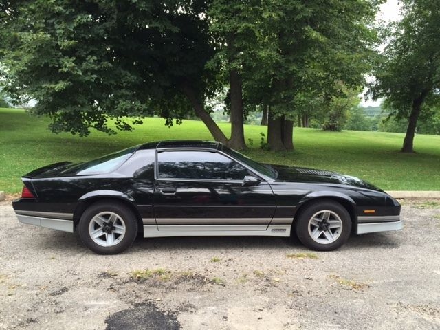 1985 Chevrolet Camaro - photo 2