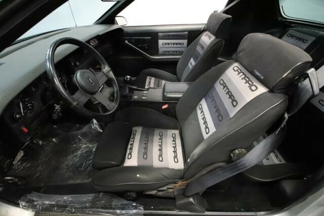 1985 Chevrolet Camaro IROC Z/28 Restomod - photo 5