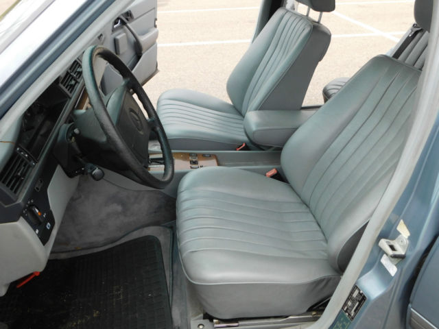 1986 Mercedes-Benz 300-Series ,No Reserve,6 cyl,300E,Model 124,4-door,Automatic - photo 10