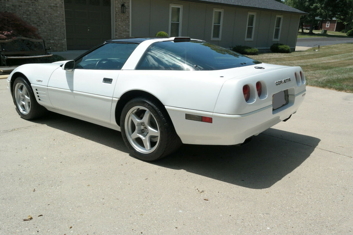 1994 Chevrolet Corvette ZR1 - photo 2