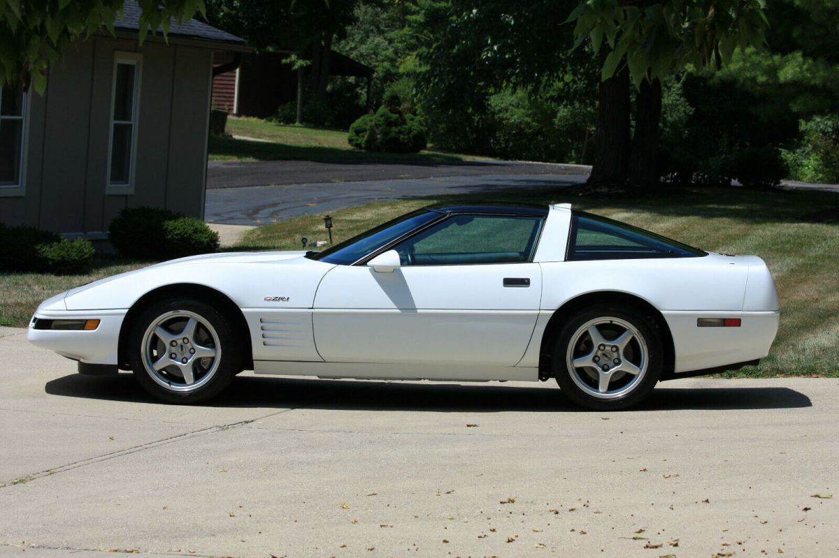 1994 Chevrolet Corvette ZR1 - photo 3