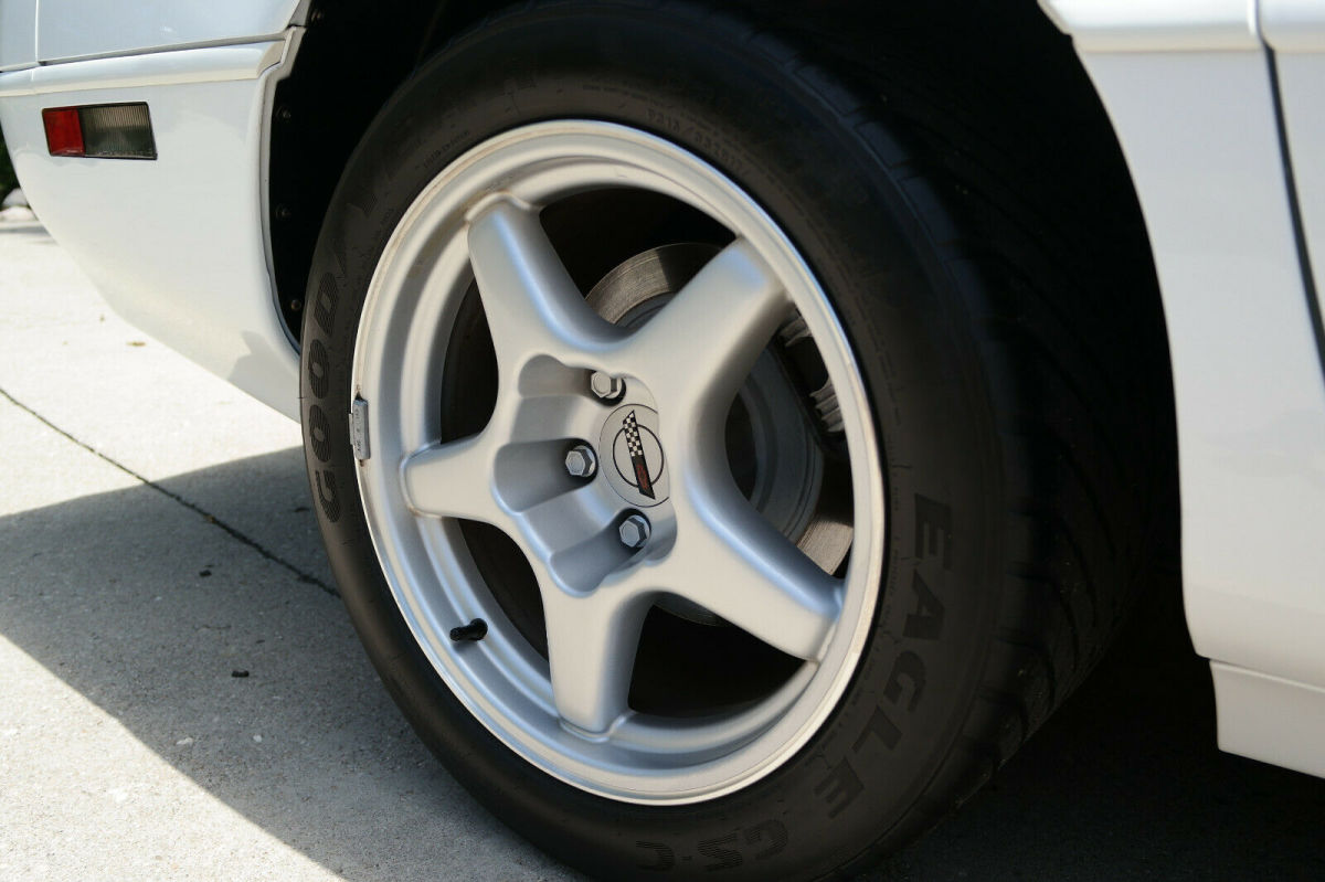 1994 Chevrolet Corvette ZR1 - photo 7
