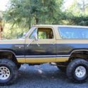 --1977 Dodge Ramcharger -- 4 Speed - Convertible Top - Built 440 - Dana 60 - Ram