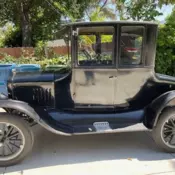 1925 Model T Ford coupe with broken crankshaft
