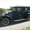 1926 Essex/Hudson antique radio equipped car