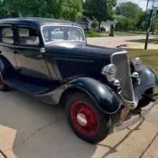1934 Ford Deluxe M40 Sedan V8