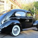 1939 Ford Deluxe 2-door Sedan - Genuine Moonshine runner