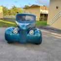 1939 Oldsmobile , sedan 4doors , V8, Automatic transmission , Green color.