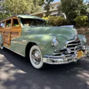 1947 Pontiac Streamliner Green woodie