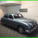 1959 JAGUAR MK 1 SALOON. 3.4 LITER. AUTOMATIC. WIRE WHEELS. OPALESCENT BLUE.