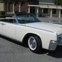 1961 Lincoln Continental convertible with power top and remote!