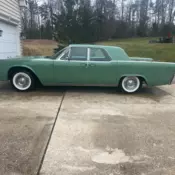 1962 Lincoln Continental sedan, no reserve