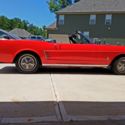1966 Ford Mustang Converable, 289 V8, 4 brl carb, duel exhaust.  Great Condition