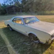 1967 Oldsmobile 442 Sedan Yellow
