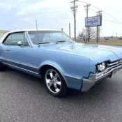 1967 Oldsmobile Cutlass  * 330 V8