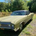 1968 Buick Wildcat mist green  RWD Automatic 4 door hardtop