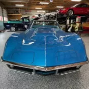 1969 Chevrolet Corvette Convertible 350 V8 4-spd Power Brakes 2 - Tops