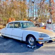 1970 Citroen DS21 car Automobile for Project with lot of extra parts clean Title