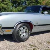 1970 Oldsmobile 442 W30-Platinum Silver and Black-OAI 455-400 Turbo AT-3.91 Posi