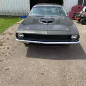 1970 Plymouth 440  4V  4 speed Cuda