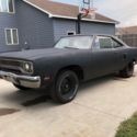 1970 Plymouth Roadrunner V code 4 speed Road Runner 440 6 barrel pack pak Dana
