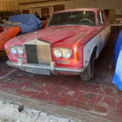 1970 Rolls-Royce been sitting in Los Angeles backyard for 40 years.