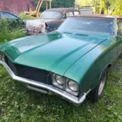 1971 Buick Skylark 2 Door Hard Top (Green ext)