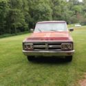 1971 gmc custom v8 1500 has ac cab power steering and brakes