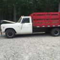 1971 INTERNATIONAL Flatbed Dually TRUCK Model 1310 Lift Gate