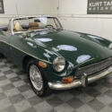 1971 MGB. FACTORY HARDTOP. EXCELLENT COSMETIC RESTORATION ON A LOW MILEAGE CAR.