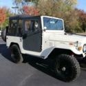 1972 Toyota FJ-40 Landcruiser 4x4  32880 Miles beige  3.9 liter 1F Engine Manual